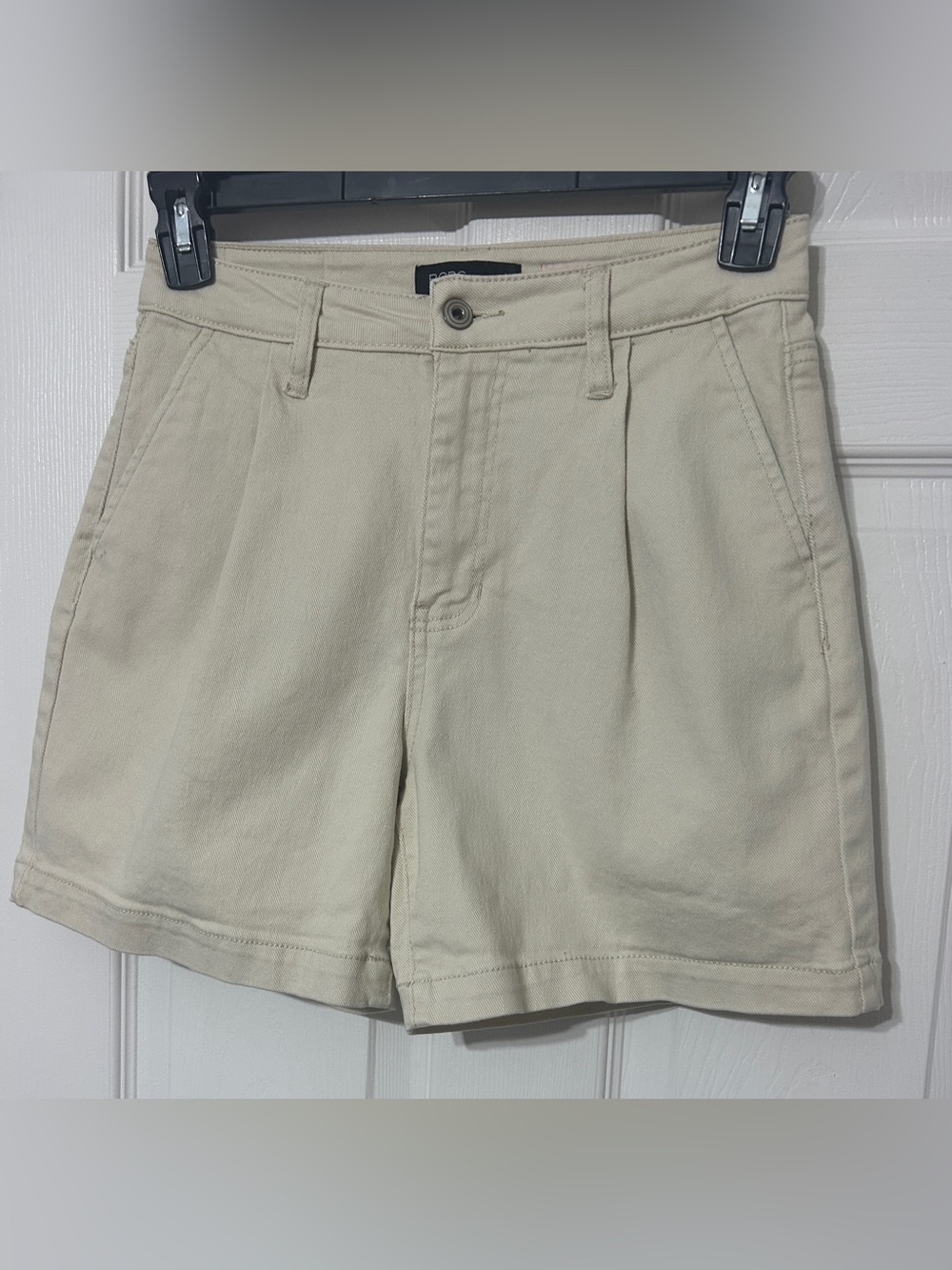 BCBGeneration Women’s Cream Relaxed Trouser Shorts Denim High Waist Size 5/27